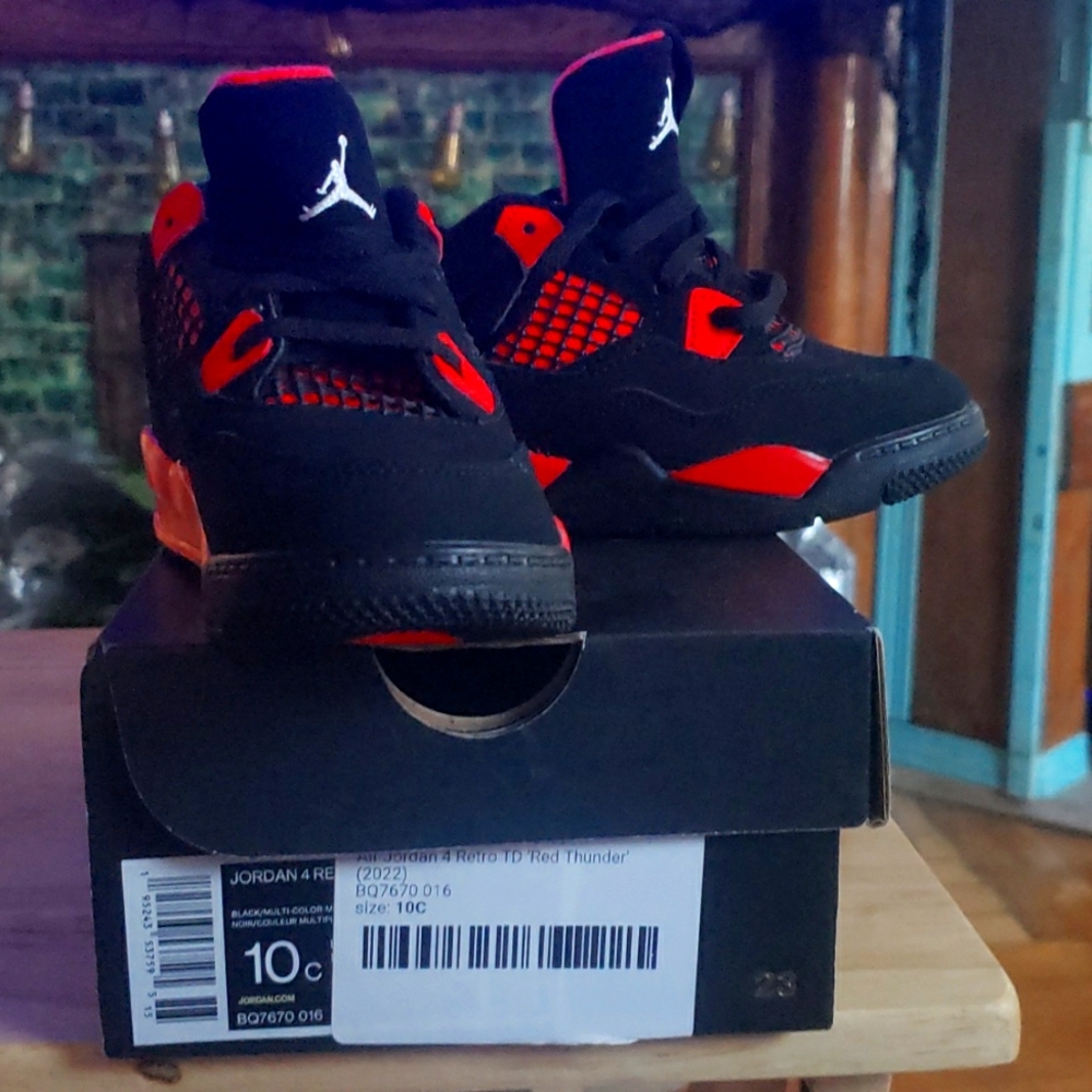 Air Jordan 4 Retro